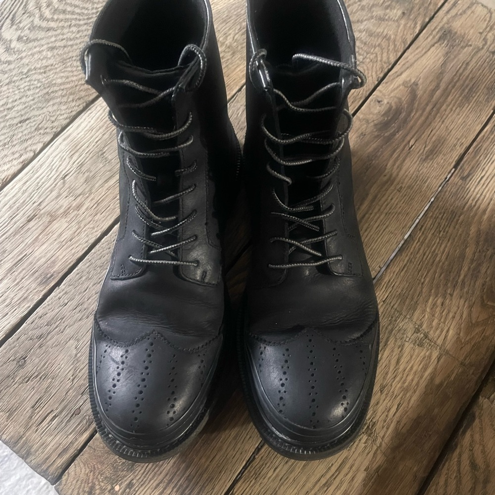 Sorel Madson Wingtip boot